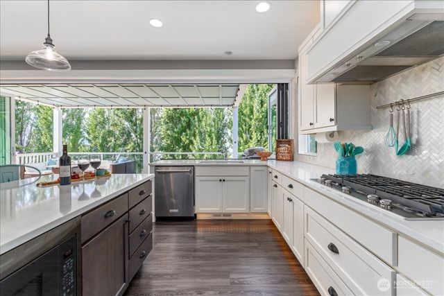 264 Porcupine Lane, Chelan, WA 98816