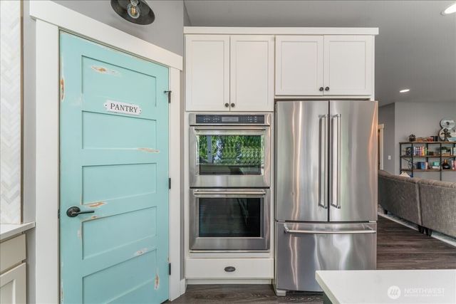 264 Porcupine Lane, Chelan, WA 98816