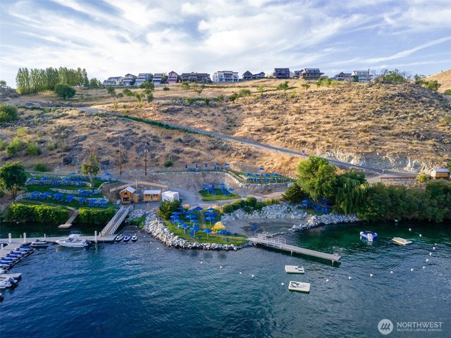 264 Porcupine Lane, Chelan, WA 98816