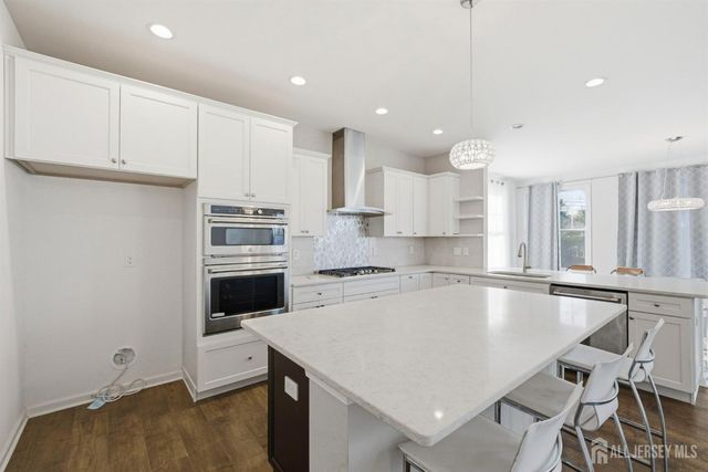 3 Cairnes Lane, East Brunswick, NJ 08816