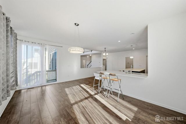 3 Cairnes Lane, East Brunswick, NJ 08816