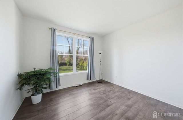 3 Cairnes Lane, East Brunswick, NJ 08816