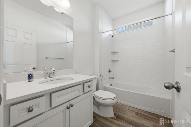 3 Cairnes Lane, East Brunswick, NJ 08816