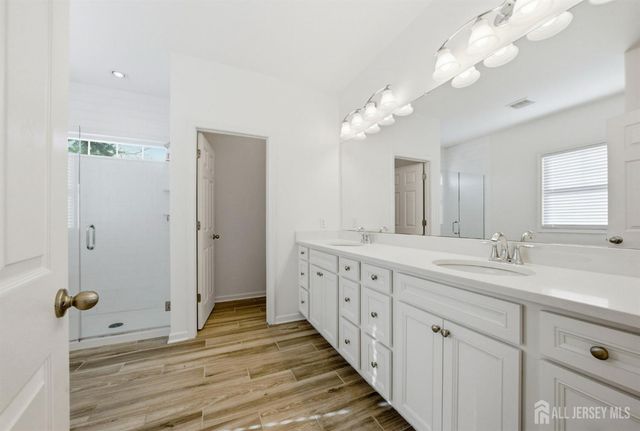 3 Cairnes Lane, East Brunswick, NJ 08816