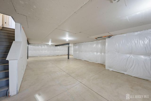 3 Cairnes Lane, East Brunswick, NJ 08816