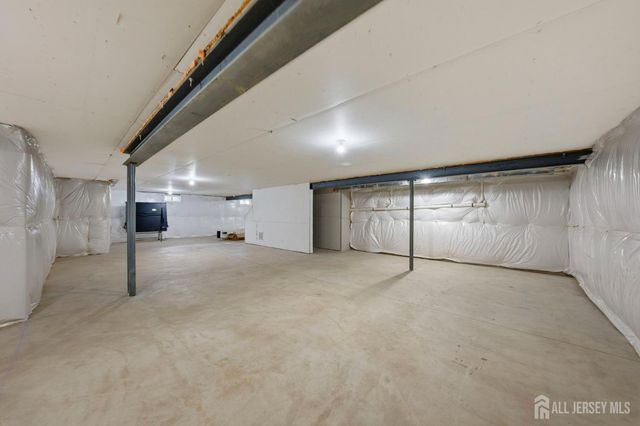 3 Cairnes Lane, East Brunswick, NJ 08816