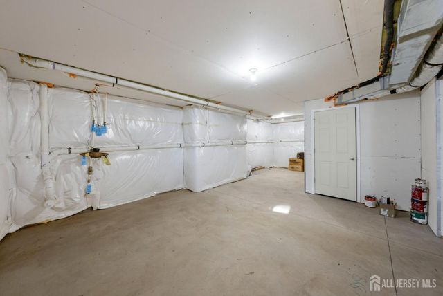 3 Cairnes Lane, East Brunswick, NJ 08816