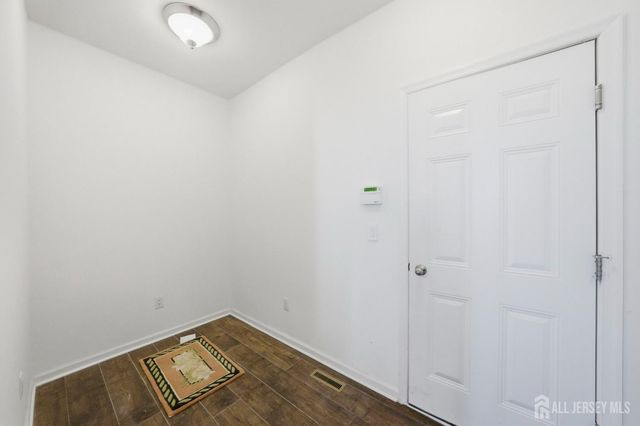 3 Cairnes Lane, East Brunswick, NJ 08816