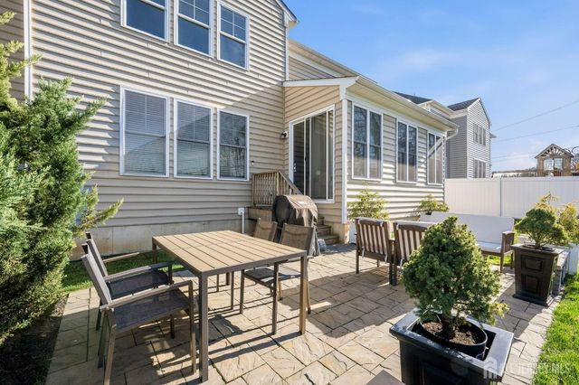 3 Cairnes Lane, East Brunswick, NJ 08816