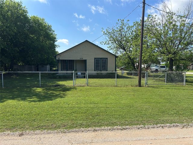 109 Harrison Avenue, Newcastle, TX 76372