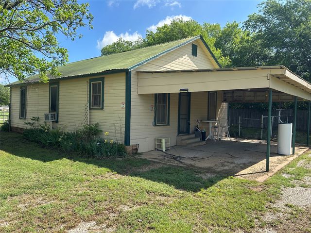 109 Harrison Avenue, Newcastle, TX 76372