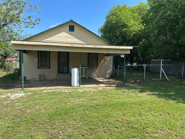 109 Harrison Avenue, Newcastle, TX 76372