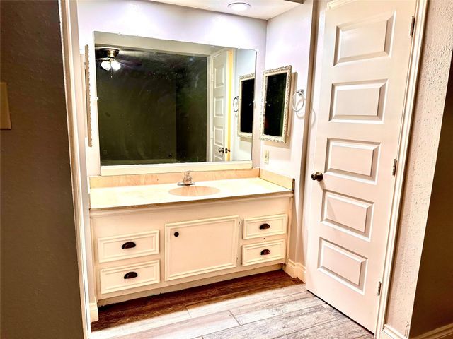 7754 Bunker Wood Lane, Houston, TX 77086