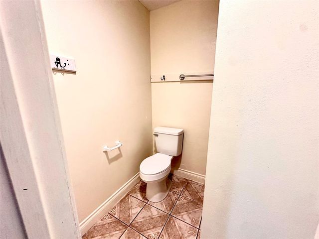 7754 Bunker Wood Lane, Houston, TX 77086