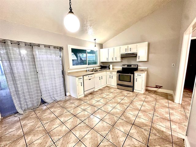 7754 Bunker Wood Lane, Houston, TX 77086