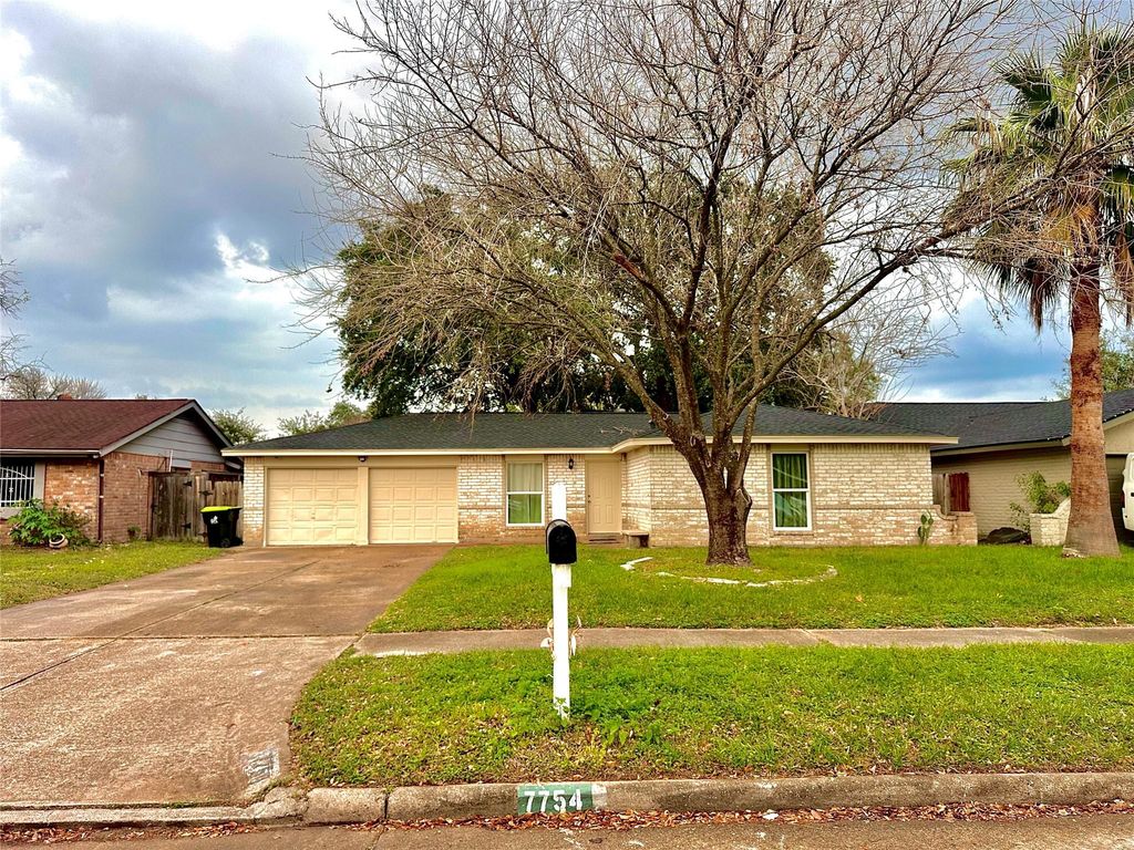 7754 Bunker Wood Lane, Houston, TX 77086