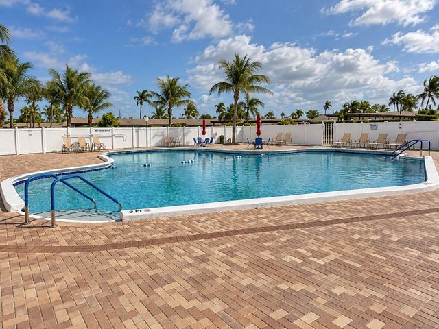 2920 CROSLEY Drive E E, West Palm Beach, FL 33415
