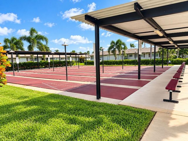 2920 CROSLEY Drive E E, West Palm Beach, FL 33415