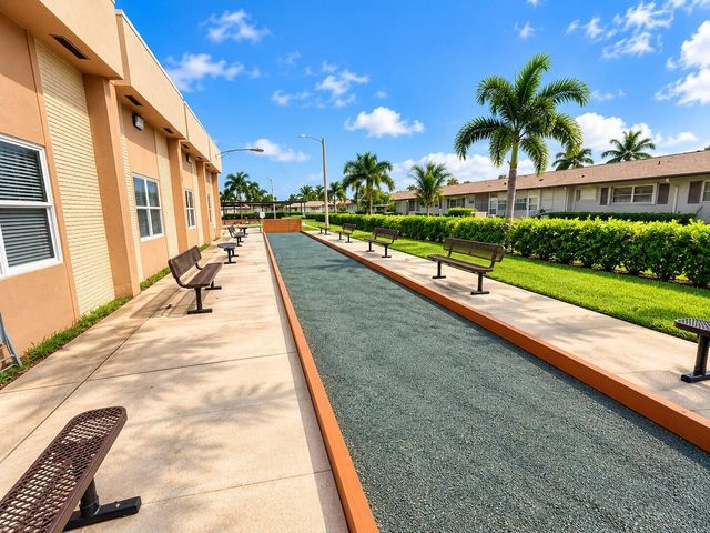 2920 CROSLEY Drive E E, West Palm Beach, FL 33415
