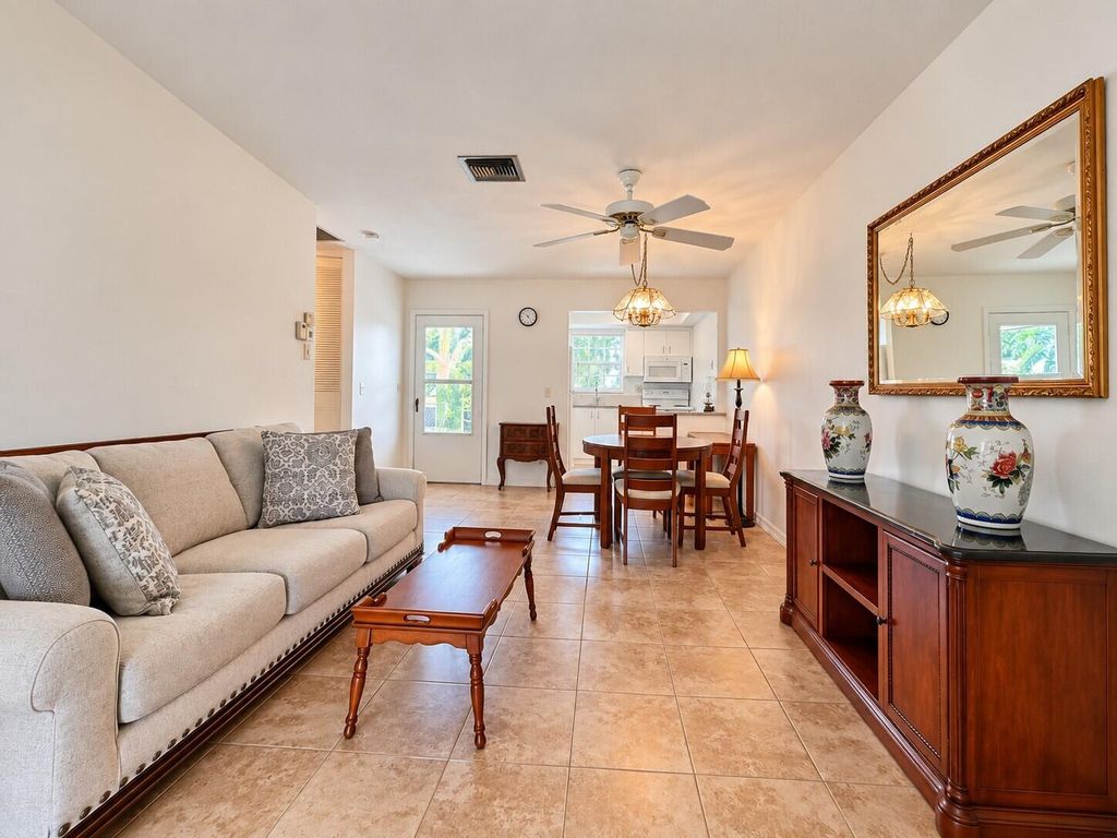 2920 CROSLEY Drive E E, West Palm Beach, FL 33415