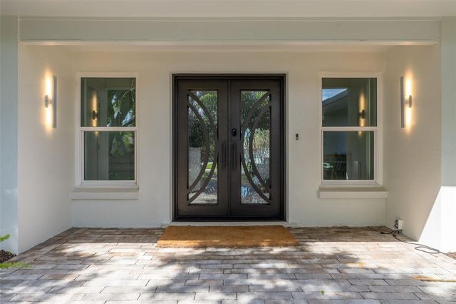 3932 VERSAILLES DRIVE, Tampa, FL 33634