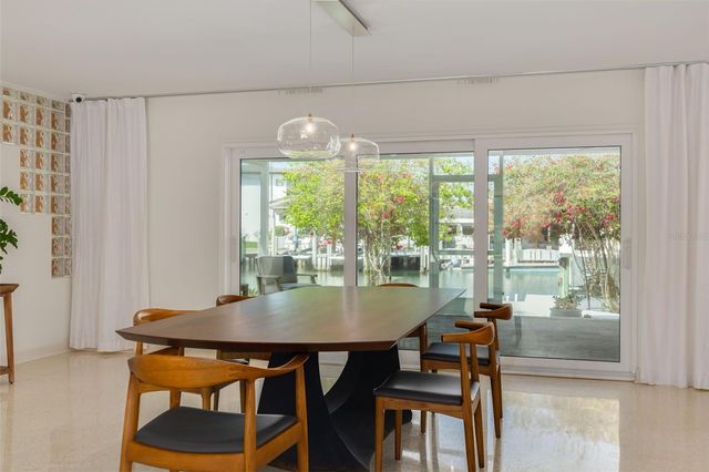 3932 VERSAILLES DRIVE, Tampa, FL 33634