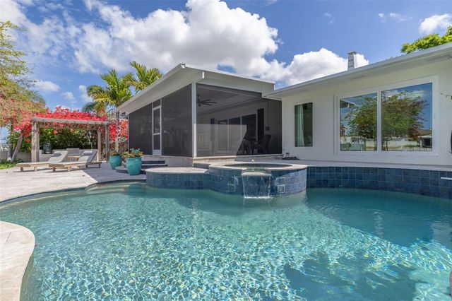 3932 VERSAILLES DRIVE, Tampa, FL 33634