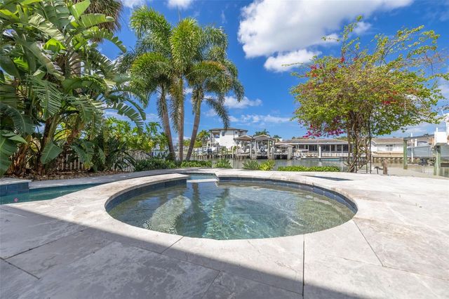 3932 VERSAILLES DRIVE, Tampa, FL 33634