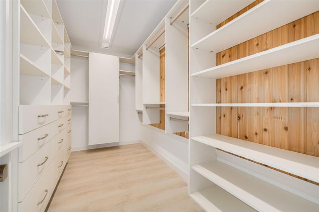 3932 VERSAILLES DRIVE, Tampa, FL 33634