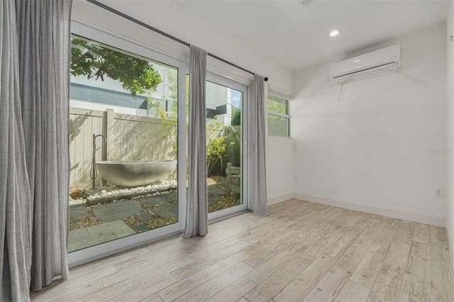 3932 VERSAILLES DRIVE, Tampa, FL 33634