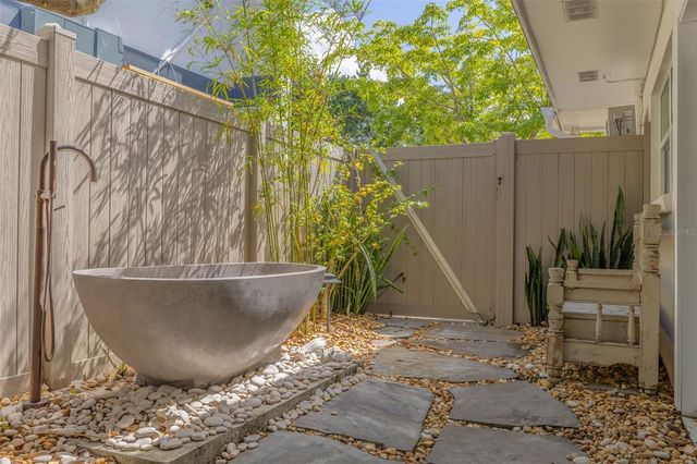 3932 VERSAILLES DRIVE, Tampa, FL 33634