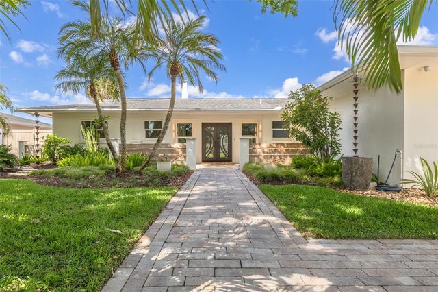 3932 VERSAILLES DRIVE, Tampa, FL 33634