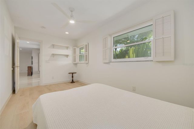 3932 VERSAILLES DRIVE, Tampa, FL 33634