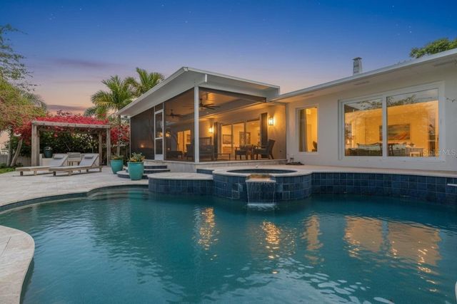 3932 VERSAILLES DRIVE, Tampa, FL 33634