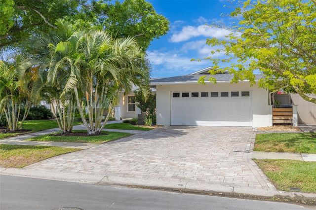 3932 VERSAILLES DRIVE, Tampa, FL 33634