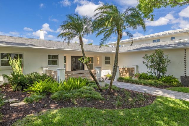 3932 VERSAILLES DRIVE, Tampa, FL 33634