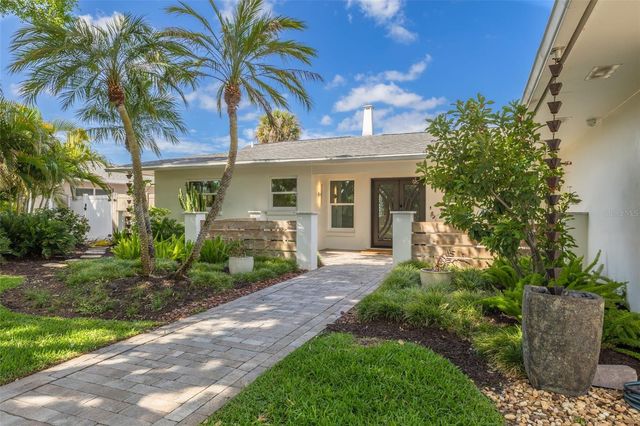 3932 VERSAILLES DRIVE, Tampa, FL 33634