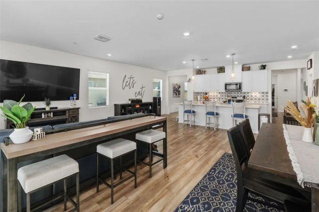 7598 Orangebrook, Riverside, CA 92507