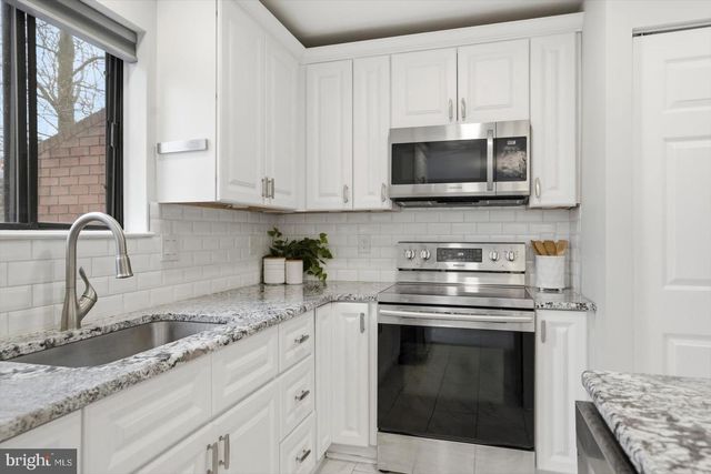 11 LACOSTA, Towson, MD 21204