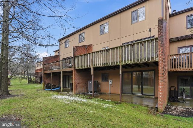 11 LACOSTA, Towson, MD 21204