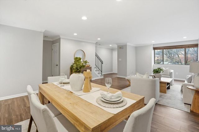 11 LACOSTA, Towson, MD 21204