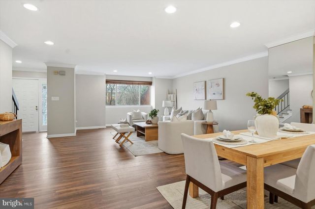 11 LACOSTA, Towson, MD 21204