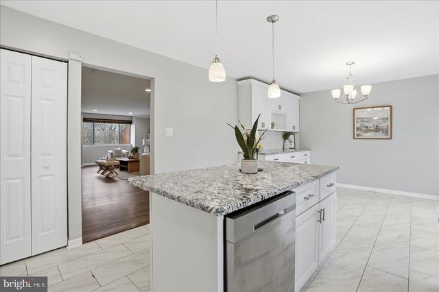 11 LACOSTA, Towson, MD 21204