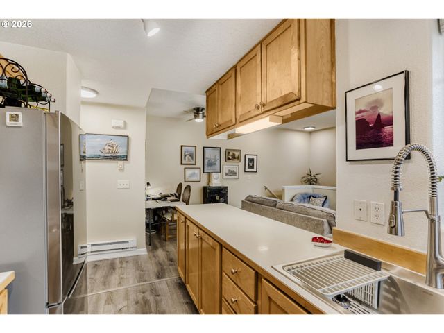 14655 Sw BEARD Rd 202, Beaverton, OR 97007