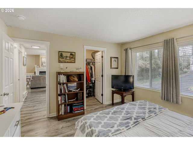 14655 Sw BEARD Rd 202, Beaverton, OR 97007