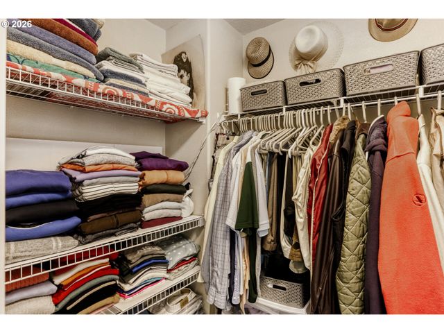 14655 Sw BEARD Rd 202, Beaverton, OR 97007