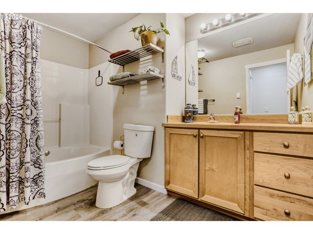 14655 Sw BEARD Rd 202, Beaverton, OR 97007