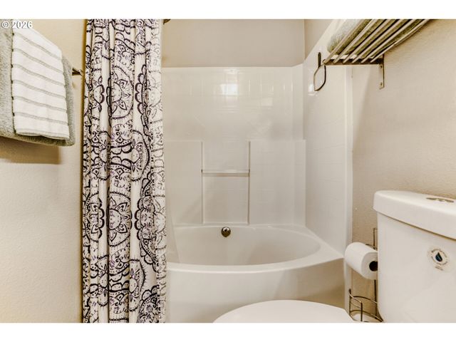 14655 Sw BEARD Rd 202, Beaverton, OR 97007