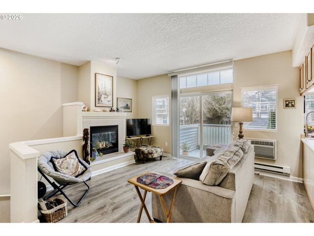 14655 Sw BEARD Rd 202, Beaverton, OR 97007