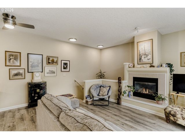 14655 Sw BEARD Rd 202, Beaverton, OR 97007